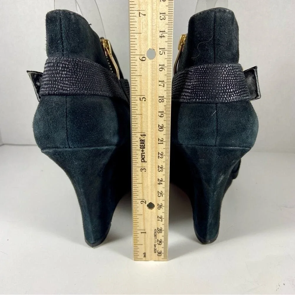 Vince Camuto women Suede wedges 8.5 Peep Toe Wedge Booties Black Gold Buckle 8.5